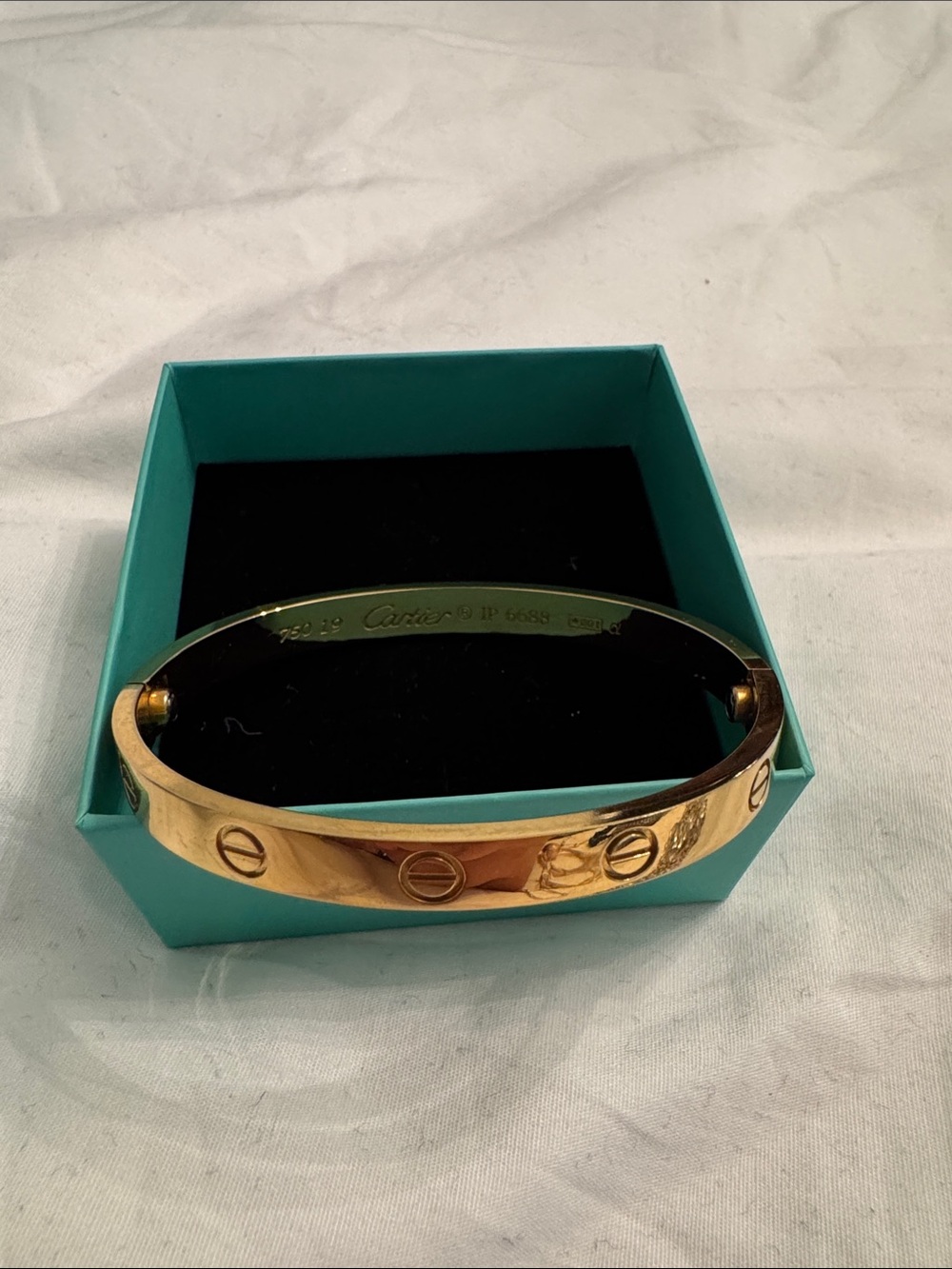 Yellow App Yellow Gold Screw Motif Bangle Bracelet with screws